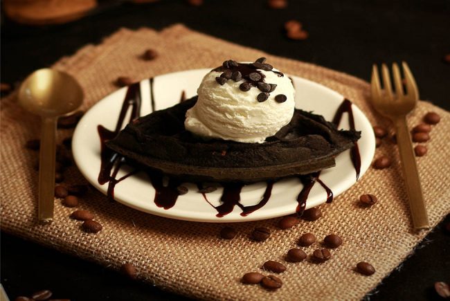 Gelato al caffè fatto in casa senza gelatiera