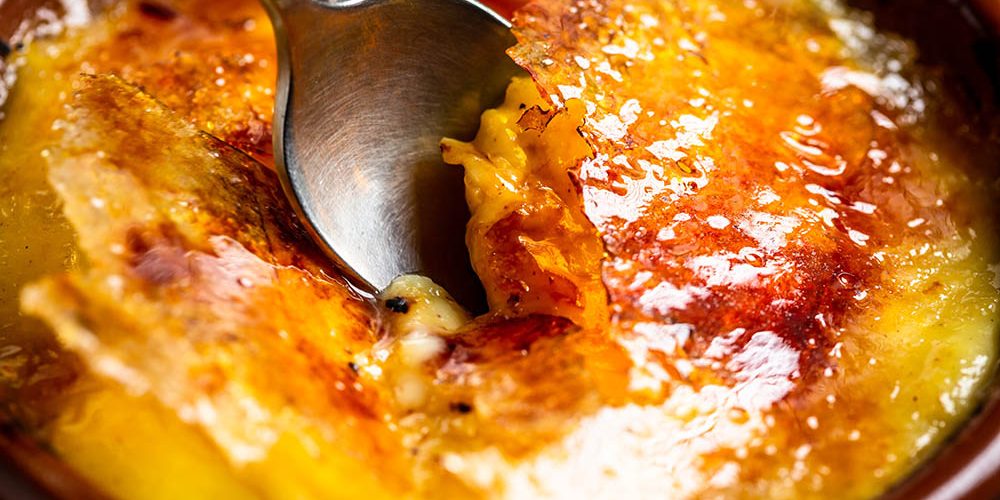 Creme brulée al salmone con croccante al caffè