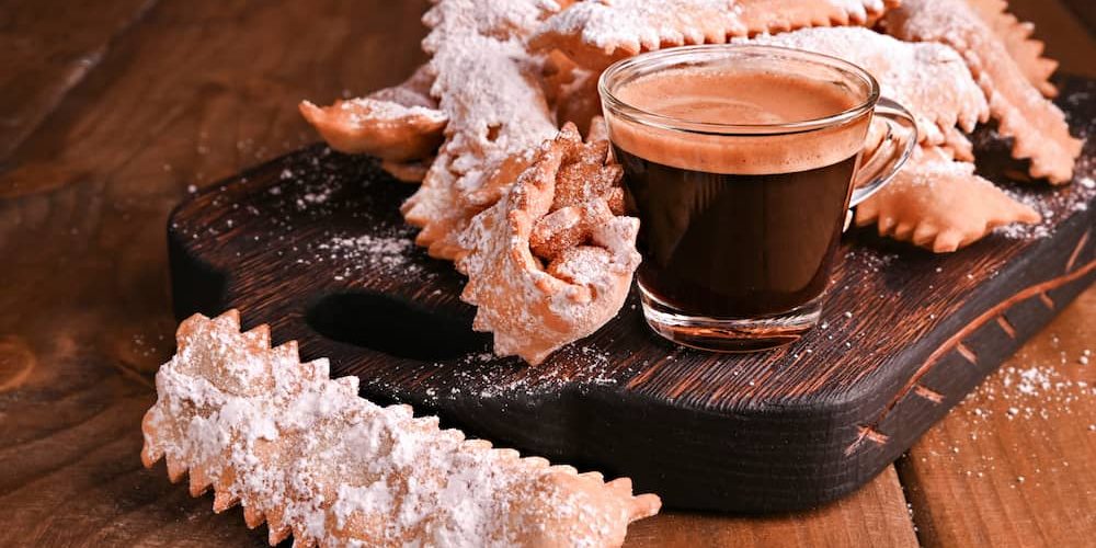 Crostoli al caffè: una variante veneta all'aroma di caffè! - COFF-E