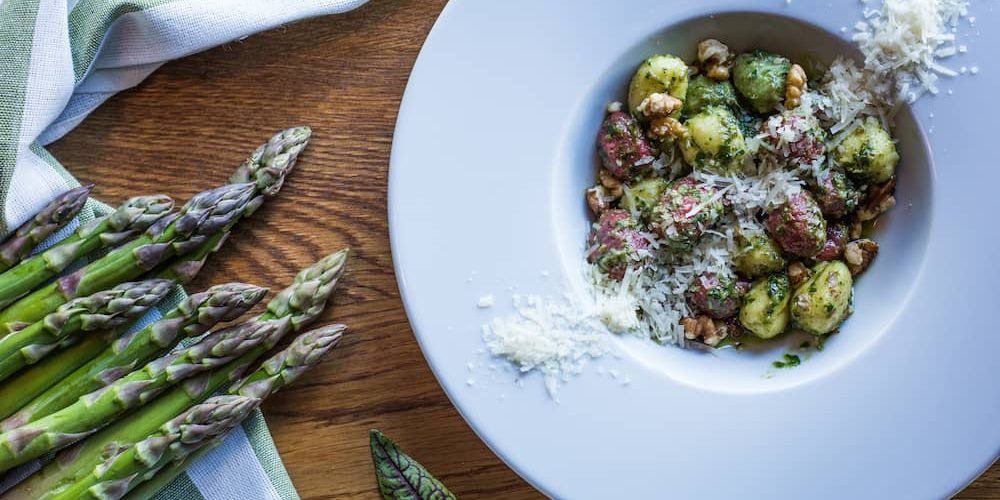 gnocchi asparagi caffè e nocciole gnocchi asparagi caffè e nocciole