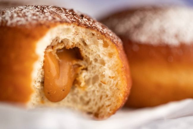 Krapfen al caffè ripieni di cioccolato: ricetta facile - COFF-E